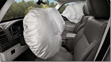 Carro com airbags inflados